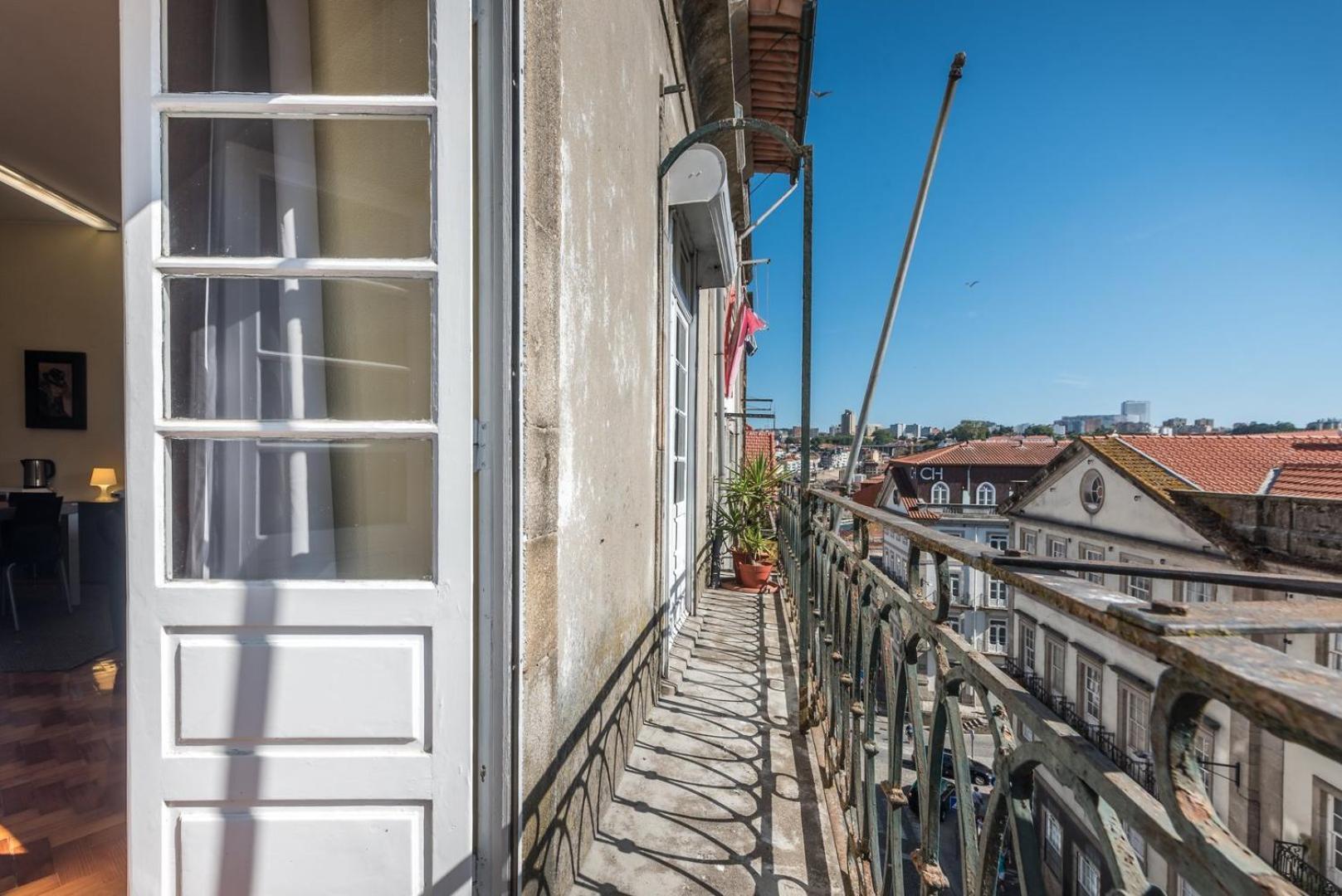 Guestready - Minimalistic Studio Downtown OOporto Esterno foto